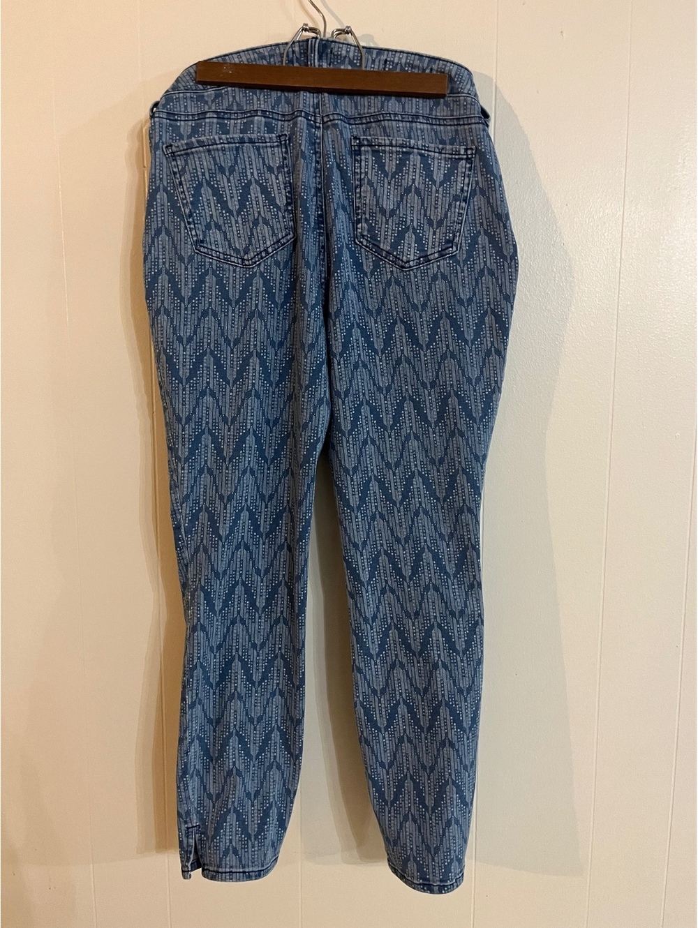 NYDJ Skinny Jeans with Lift Tuck Technology - Blue Patterned Denim, Size Medium